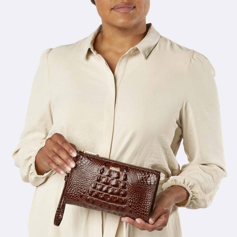 Chocolate Women's Brahmin Daisy Clutch Bags | 0378CSUTA